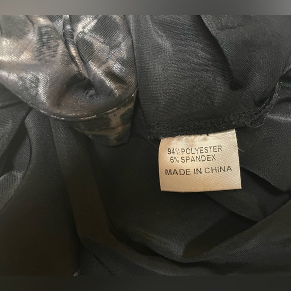 AZI Dark Leopard print button down blouse Size Small - Picture 8 of 8